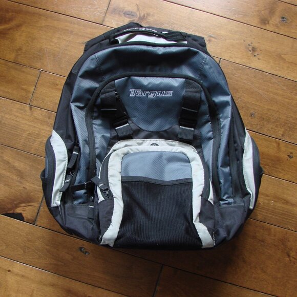 Targus Backpack Computer Laptop Business Travel Student Bag Excellent Like NEW - Picture 8 of 11